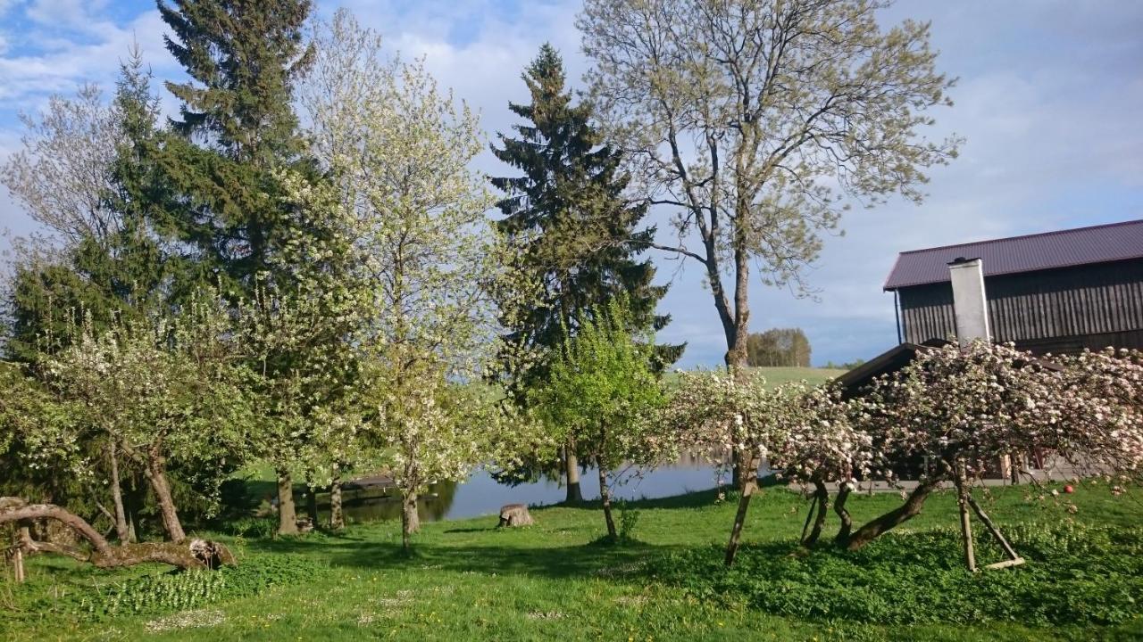 Dworek Szarki Buitenkant foto